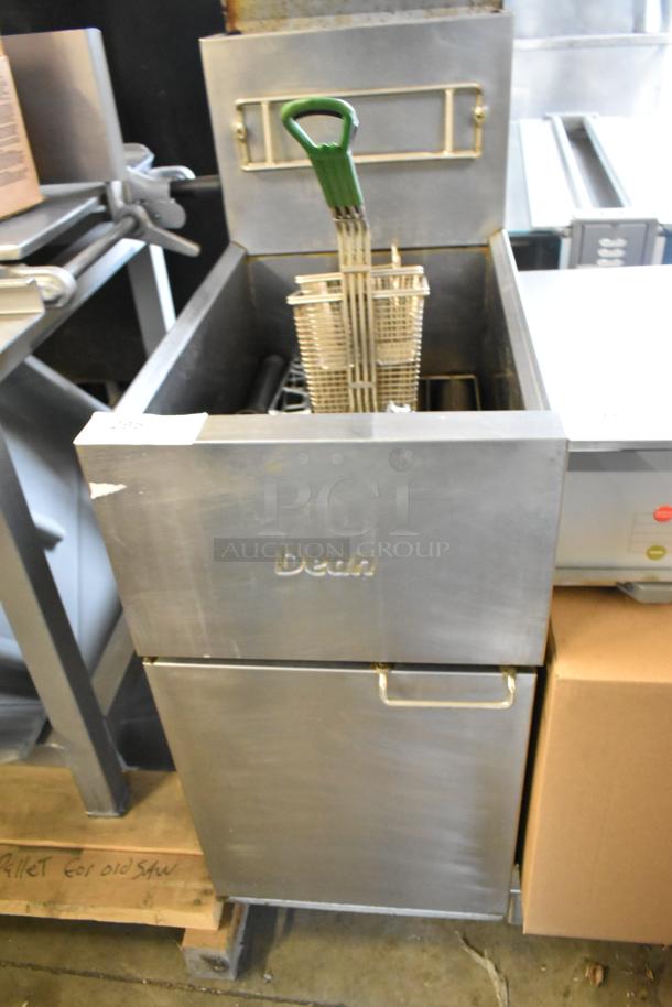 Dean SR152GN stainless steel commercial deep fryer, gas-powered, 120,000 BTU, includes 2 metal baskets. Moderate wear.