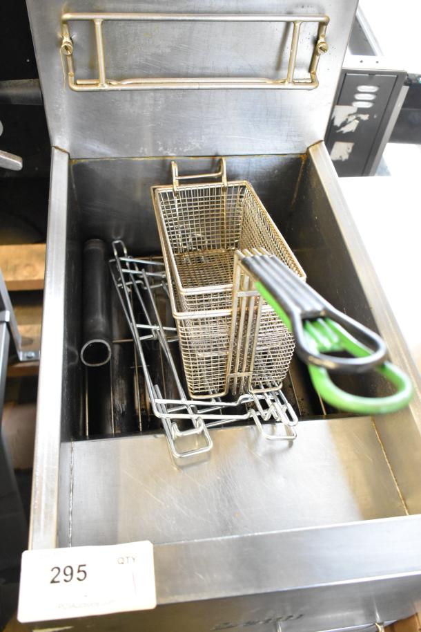 Dean SR152GN stainless steel deep fat fryer, natural gas, 120,000 BTU, with 2 metal fry baskets in good condition.