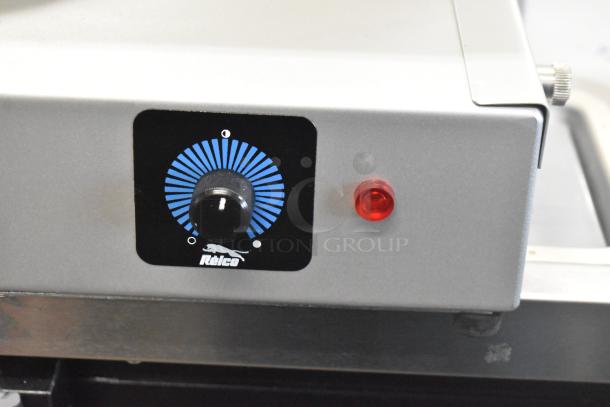 Brand new 2024 Pavoni Lampada Stainless Steel Sugar Heating Lamp, 230V. Features adjustable dial and red indicator light. Minor scratches and dents.