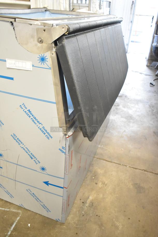 BRAND NEW Hoshizaki B-900SF stainless steel ice storage bin, 52" wide, 900 lb capacity, scratch and dent condition.