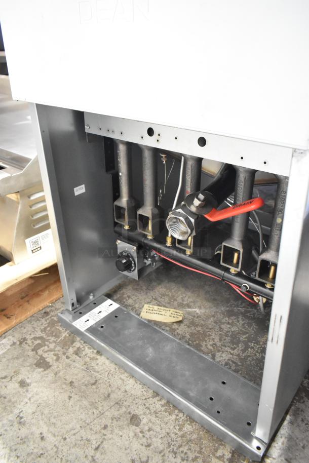 Dean SR162GN stainless steel gas fryer, 75 lb capacity, 150,000 BTU, new scratch and dent, includes 2 metal baskets.