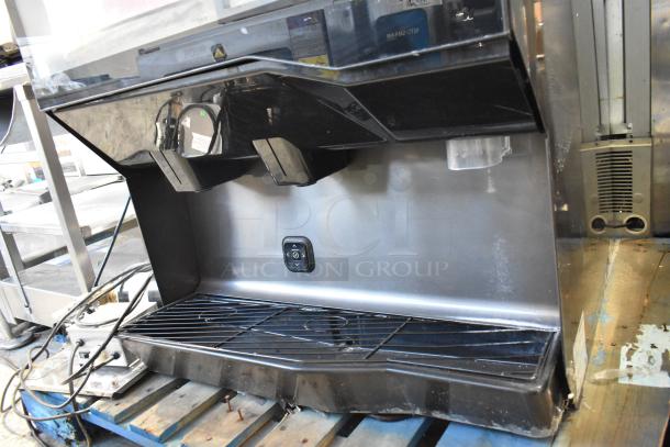 2022 Scotsman NH0622A-1B ice head on Lancer TP30 dispenser, stainless steel, touchscreen, automatic agitation, 115V, 1 Phase.