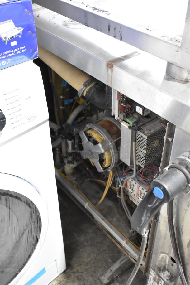 Alto Shaam 7.14 ESI combi convection oven parts, showing internal components and electrical wiring. Note broken glass.