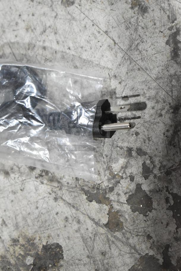 Brand new Carnival King 382HPW12D2S commercial warmer power cord. Packaged, showing standard plug. 120V, 1 phase.