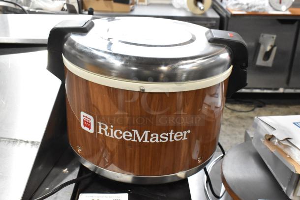 Town 56916W Rice Cooker, metal, countertop model, RiceMaster branding, 120V, 1 phase, woodgrain exterior, excellent condition.