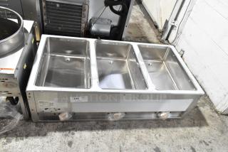 Brand new scratch and dent 2025 ServIt 423EST3WSPB stainless steel three-pan electric steam table. 120V, 1 phase.