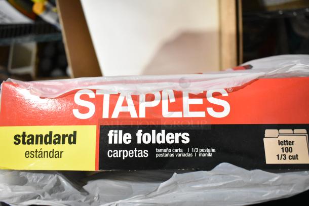 Staples standard file folders, 100 count, 1/3 cut tabs, for letter size papers. Packaging shows bilingual labeling.