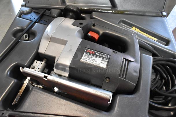 Skil 4650 Auto-scroll Jig Saw in hard case, 120V, 1 Phase. Includes extra blade. Used, good condition.