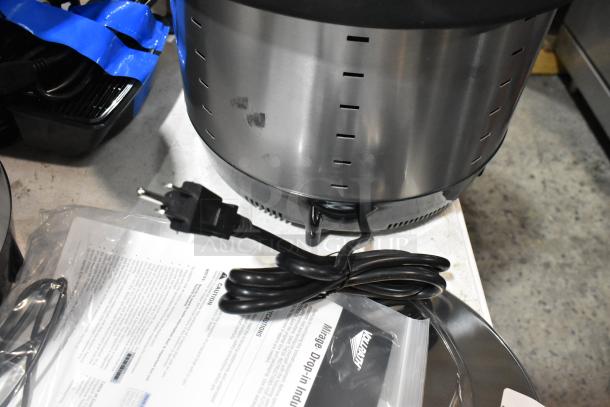 Brand new Vollrath 7411 Mirage® 11 Qt. Natural Induction Rethermalizer, 120V, 1 Phase, with minor scratches. Includes power cord and manual.