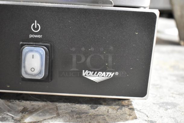 BRAND NEW 2025 Vollrath TSI7021 Panini Grill with aluminum smooth plates, 17" x 16" surface, 120V, scratch and dent.