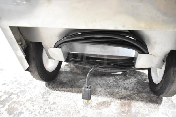 BRAND NEW Miroil BD707 75 lb. electric fryer oil filter machine. Features 1-way pump, 1/2 hp, 120V, 1 phase. Scratch and dent.