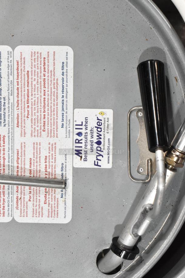 BRAND NEW Miroil BD707 75 lb. Electric Fryer Oil Filter, 1-way pump, 1/2 hp, 120V. Scratch and Dent condition.