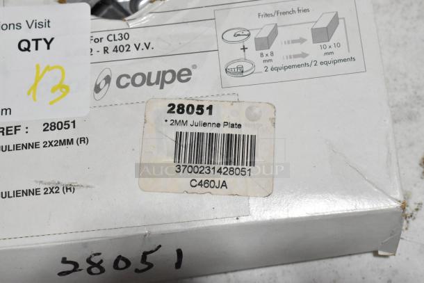 Box for Robot Coupe 28051 2MM Julienne Cutting Disc with barcode and label showing scratch and dent condition.