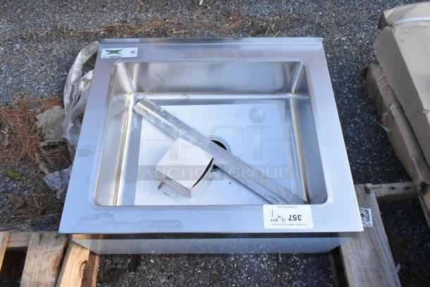BRAND NEW Regency 25" 16 Gauge Stainless Steel Mop Sink, one compartment, 20"x16"x6" bowl, minor scratches.
