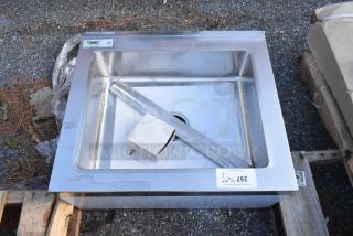 BRAND NEW Regency 25" 16 Gauge Stainless Steel Mop Sink, one compartment, 20"x16"x6" bowl, minor scratches.