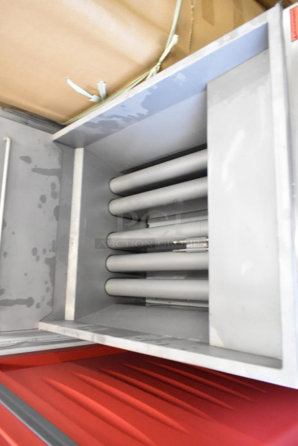 2024 Avantco 177FFES70L stainless steel commercial fryer interior. New, scratch and dent condition.