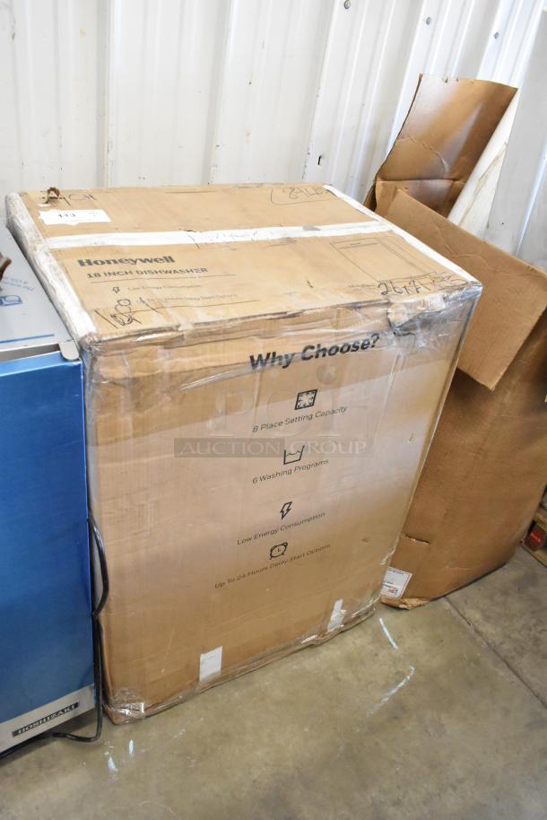 Brand new Honeywell HDS18SS 18" slimline dishwasher in sealed box. Features include 8 place settings, 6 programs, low energy.
