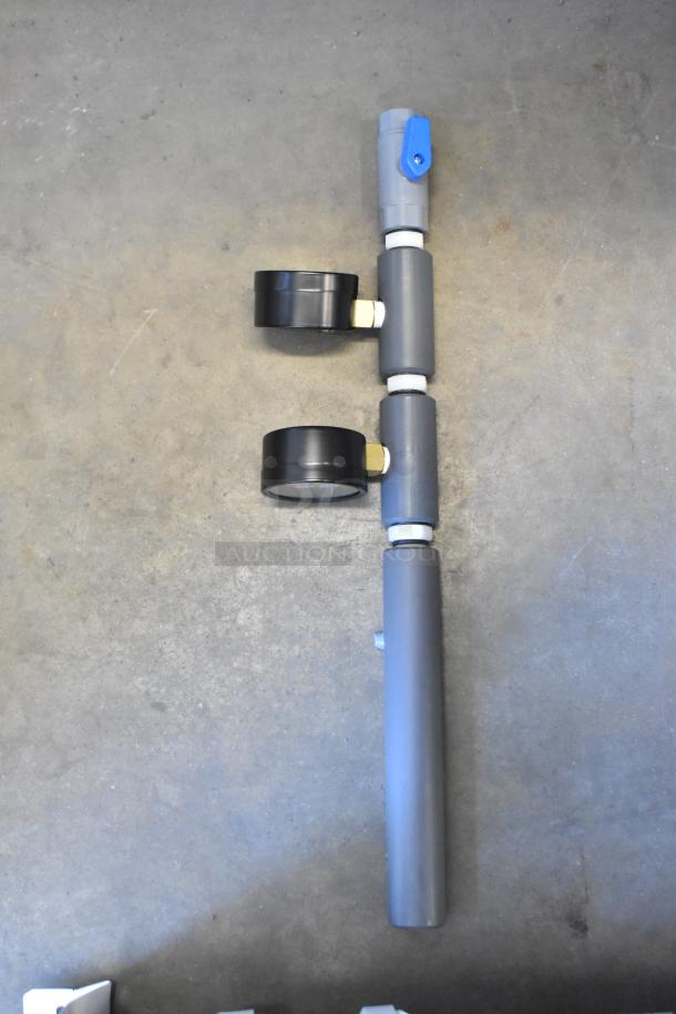 Brand new C Pure Oceanloch+ L2 dual water filtration system. Features cartridges, outlet gauge, 1-micron rating, 3.34 GPM.