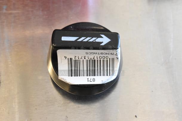 Avantco 177KNOBTAGCS knob for Chef Series CAG griddles, black with arrow marking, barcode label, new scratch and dent.