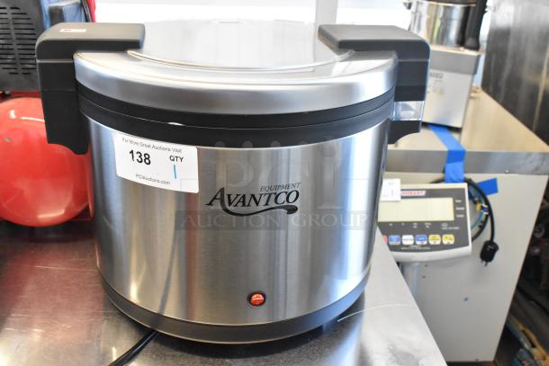 Brand new Avantco 177RWB92 rice warmer, 92 cup capacity, sealed. Scratch and dent model, 120V, 1 phase.