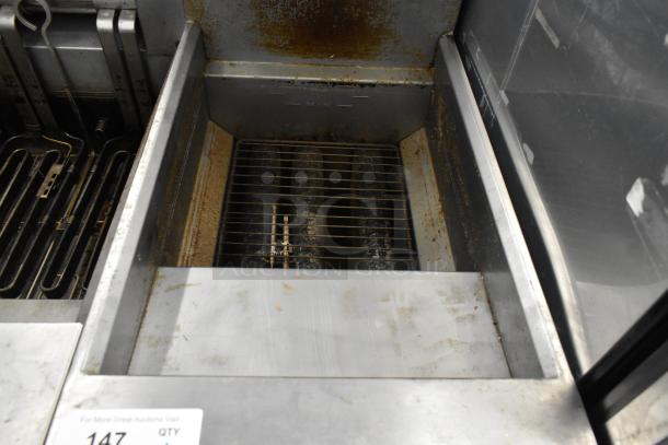 2021 Rocket Cooking RCPFR40G-CB stainless steel deep fat fryer, natural gas, 30,000 BTU, commercial use, gently used.