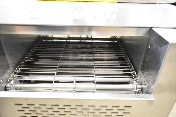 Avantco 184T3300D stainless steel conveyor toaster, 10" wide, 3" opening; new scratch and dent, 800 slices/hr, 240V.