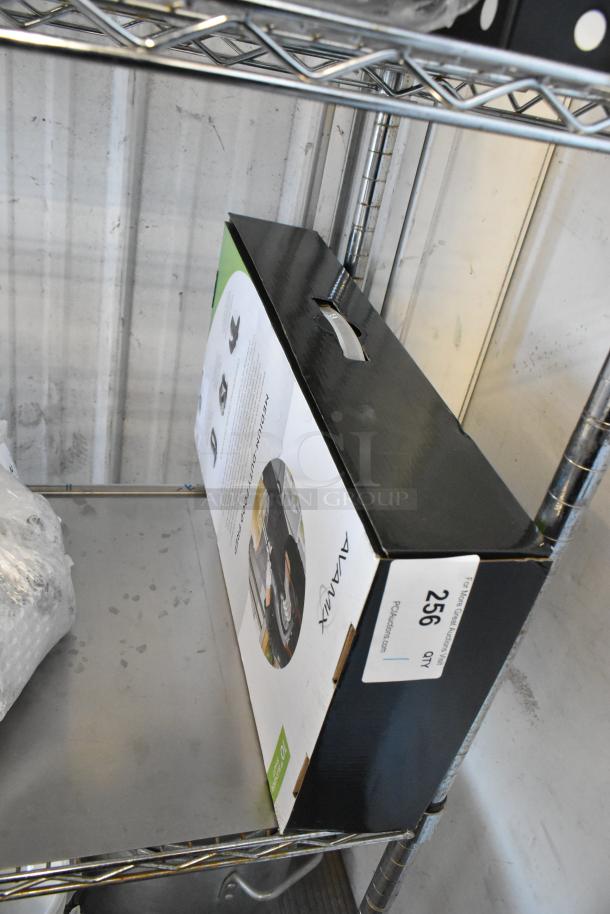 Brand new 2023 AvaMix 928IBMD10 immersion blender in box, medium-duty, 10" blade, 3/4 hp, 120V, minor box scratches.