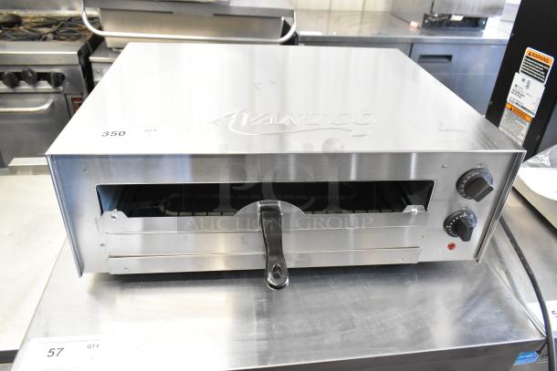 Brand new Avantco 177CPO16TSGL stainless steel pizza oven with adjustable thermostat. Missing glass, 120V, 1 phase.