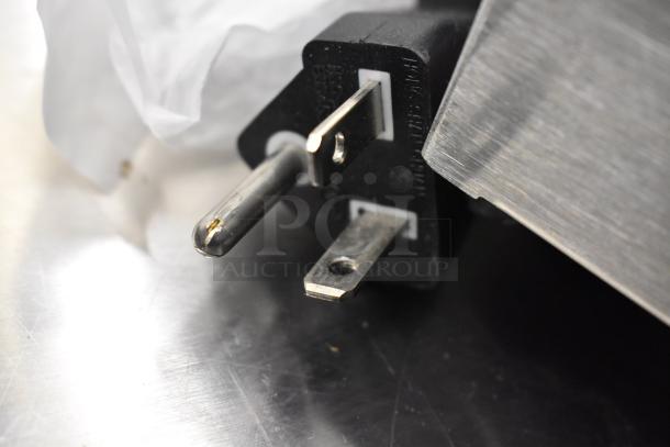 BRAND NEW Avantco 177IC3500P induction range plug close-up, minor scratch and dent, 208-240V, 1-phase.
