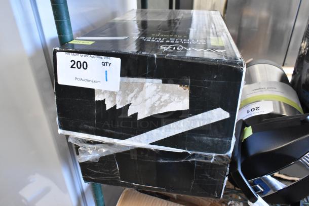 BRAND NEW AvaMix 928CJ1400 Citrus Bar Juicer, 120V, stainless steel, in original box with visible wear and labels.