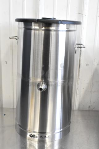 Brand new Bunn 34100.0002 TDO-4 iced tea dispenser, 4-gallon, stainless steel, brew-through lid, some scratches and dents.