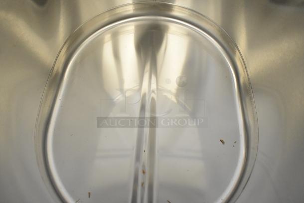 Bunn 34100.0002 TDO-4 iced tea dispenser, new, 4-gallon capacity, brew-through lid, minor scratches and dents visible.