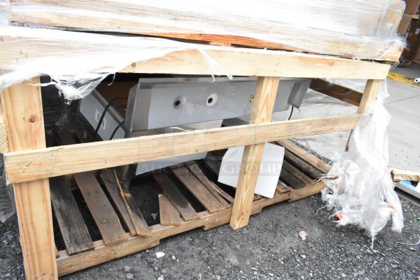 BRAND NEW SCRATCH AND DENT Regency 600S1232324L stainless steel single bay sink with left side drain board in crate.