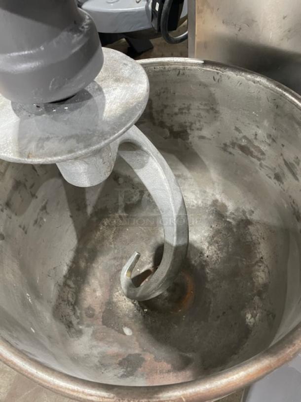 Hobart H600 commercial 60 qt mixer, includes stainless steel mixing bowl and spiral dough hook, electric powered, used condition.