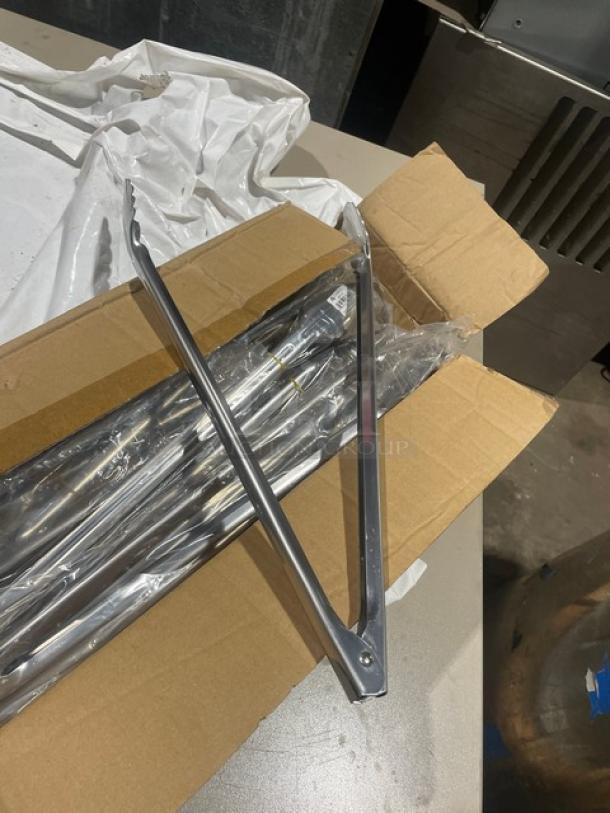 Adcraft XHT16 stainless steel 16" scalloped tong, new in box with packaging. Ideal for commercial use.