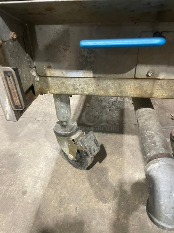 Pitco Solstice Supreme Series pasta cooker, stainless steel, natural gas, with back splash, basket hanger, on casters, used condition.