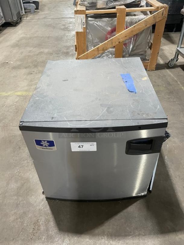 Manitowoc stainless steel ice machine head, electric powered, 1 phase, SN: 1101279892, commercial grade, used condition.