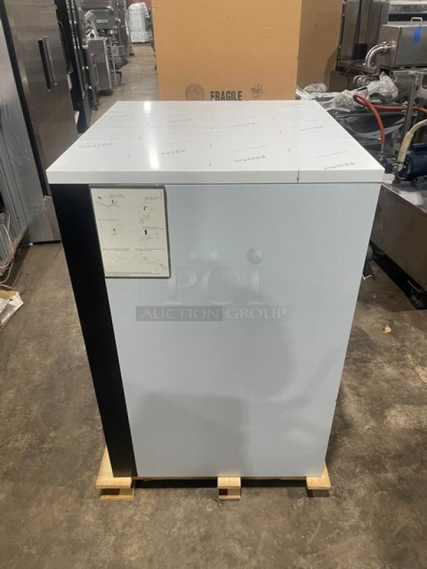 Manitowoc RF0644A stainless steel ice machine, new in box, air-cooled, flake-style, with legs, 115V, model SN: M07540122015.