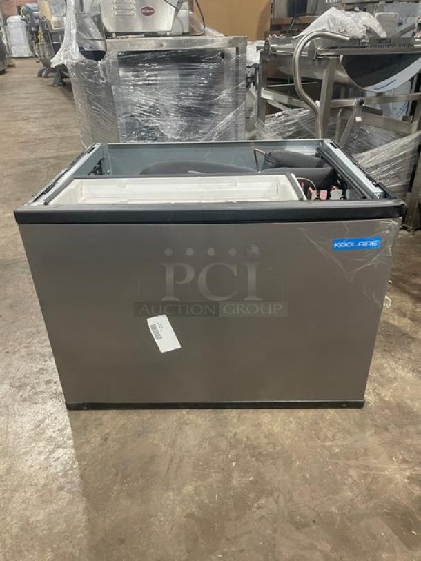 Manitowoc KYT0400W-161 ice making machine head, stainless steel, electric, water-cooled, scratch-n-dent condition, 115V.