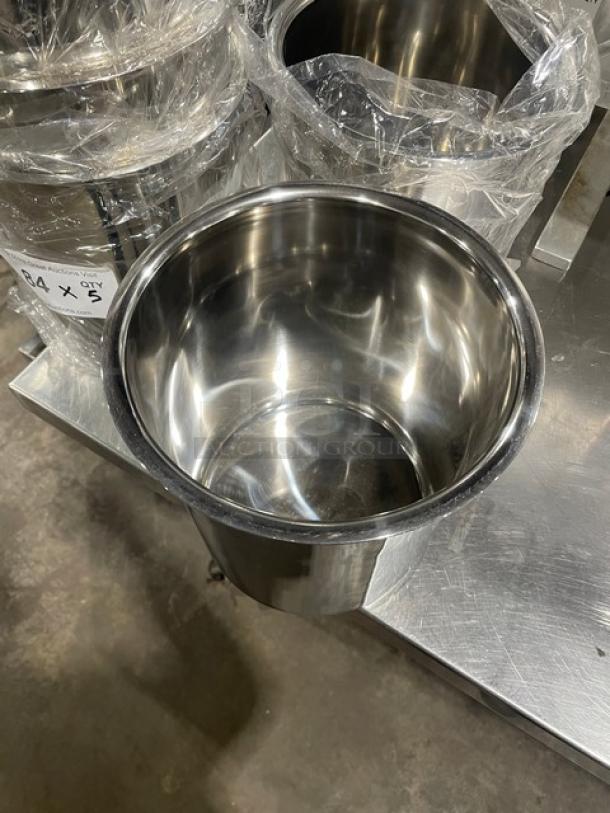 NEW Adcraft BMP-6 stainless steel 6-quart bain marie pot with mirror finish, pristine condition.