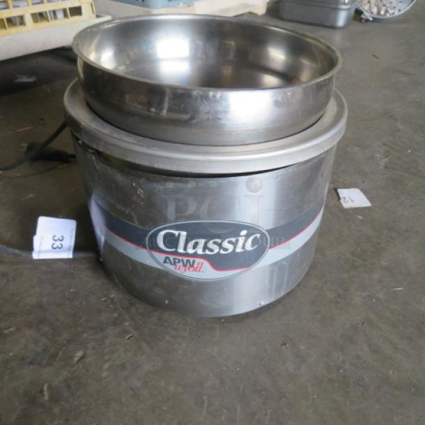 APW WYOTT 11 Quart Soup Warmer, Model RW-2V, 120 Volt. "Classic" label visible. Good condition.