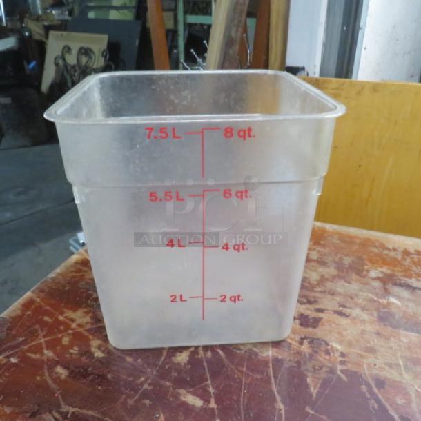 8 Quart food storage container, clear plastic with red measurement markings. Appears gently used.