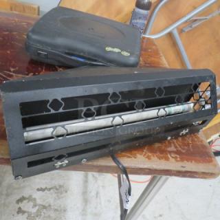 Gardner WS-95 insect light, black casing, 120V, minor wear visible. Designed for pest control with fluorescent bulb.