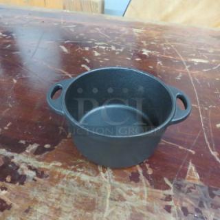 NEW Steelite Cast Iron Baking Dish, 13.25oz, model 7361MW201. Excellent condition, two handles, durable cast iron construction.
