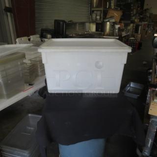 Cambro 22-gallon white food storage container with lid, durable plastic, good condition, ideal for bulk storage.