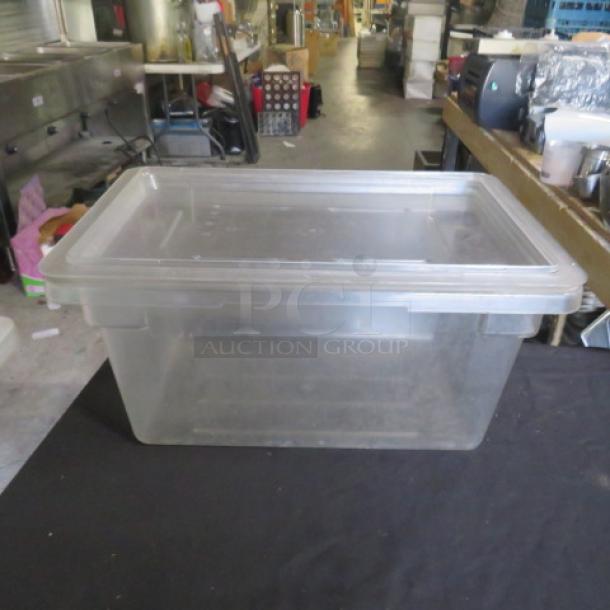 Cambro 4.75-gallon food storage container with lid, clear plastic, excellent condition, suitable for commercial use.