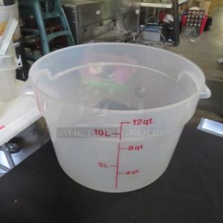 Cambro 12 quart round food storage container, clear plastic, red measurement markings, excellent condition.