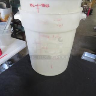 Cambro 22 Quart Round Food Storage Container, white, marked with 15-16 qt. increments. Good condition, durable plastic.