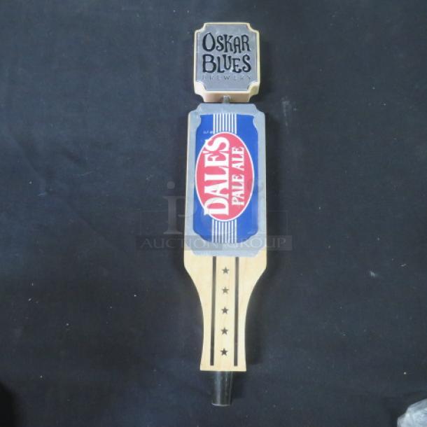Oskar Blues Dale's Pale Ale beer tap handle, wood with blue and red label, star design, excellent condition.