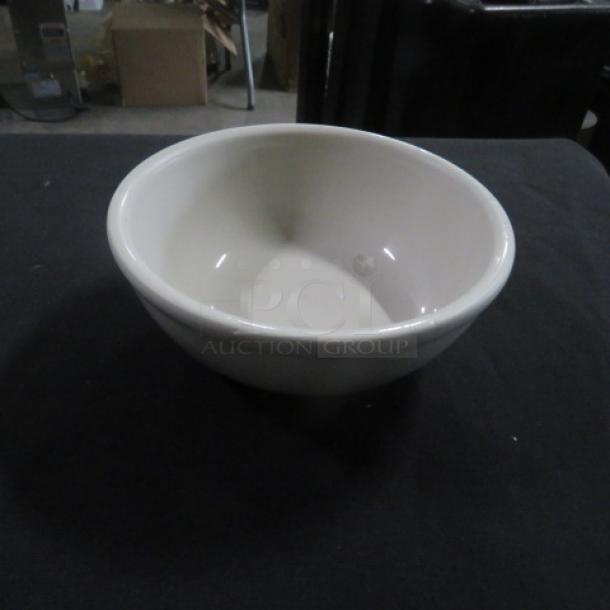 ITI 6-inch bowl, model RO-18. White ceramic, no visible chips or cracks, smooth finish, ideal for serving or display.